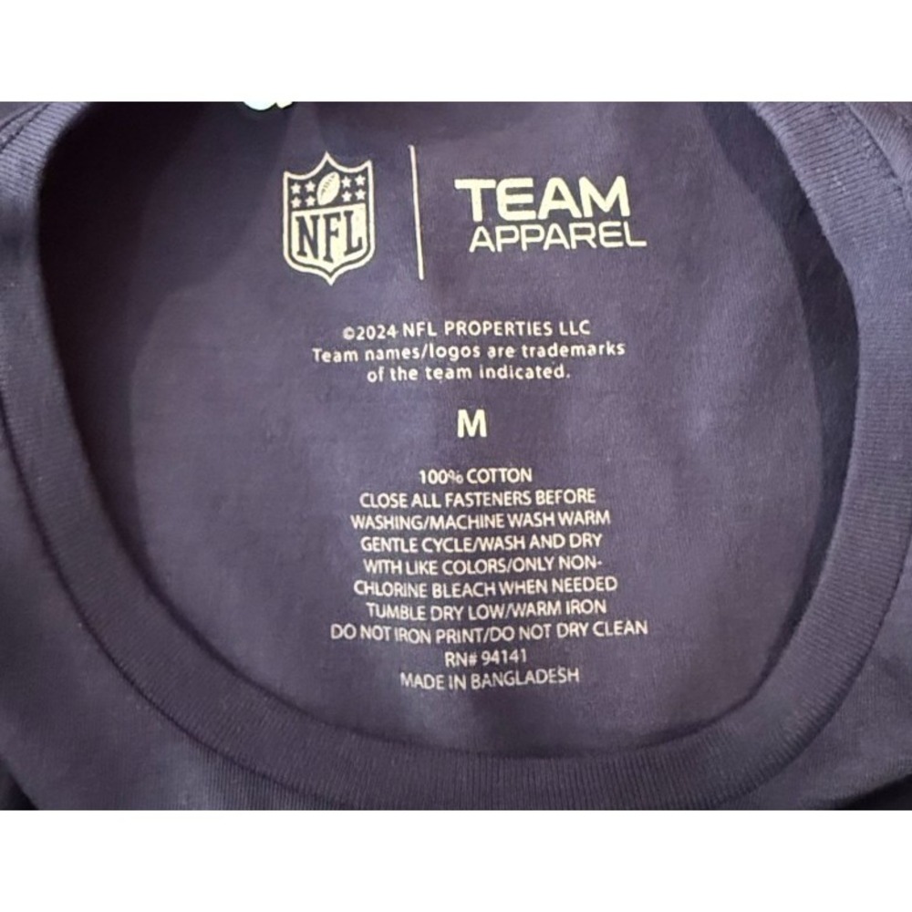 Seattle Seahawks NFL Team Apparel Women's Navy T-Shirt Seattle Football NWT Medi - Picture 4 of 4